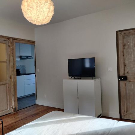 Bel Appart Renove Avec Terrasse Saint-Avertin Exterior photo
