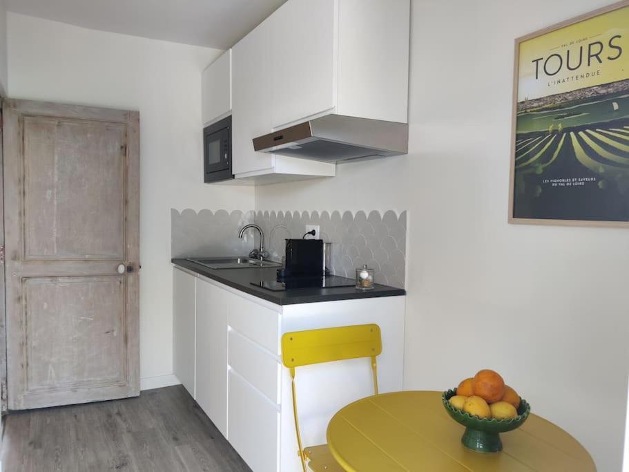 Bel Appart Renove Avec Terrasse Saint-Avertin Exterior photo